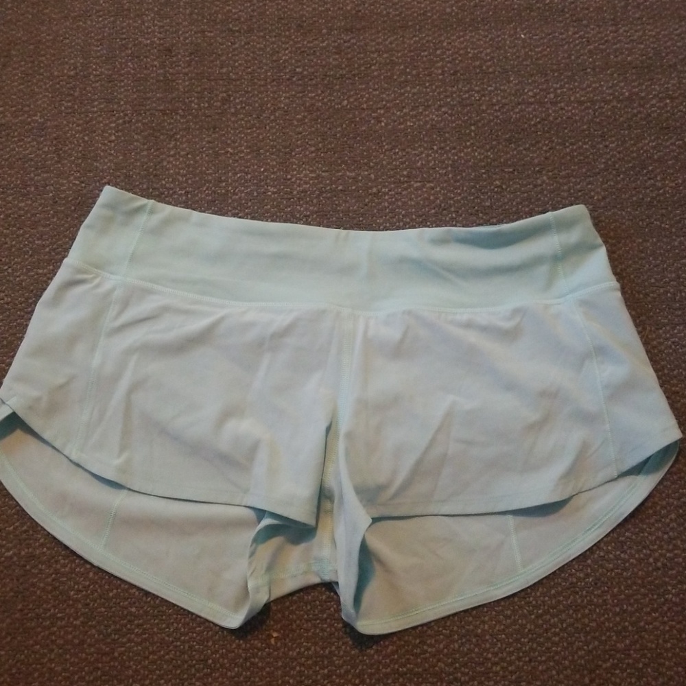 Lululemon 8 reg shorts